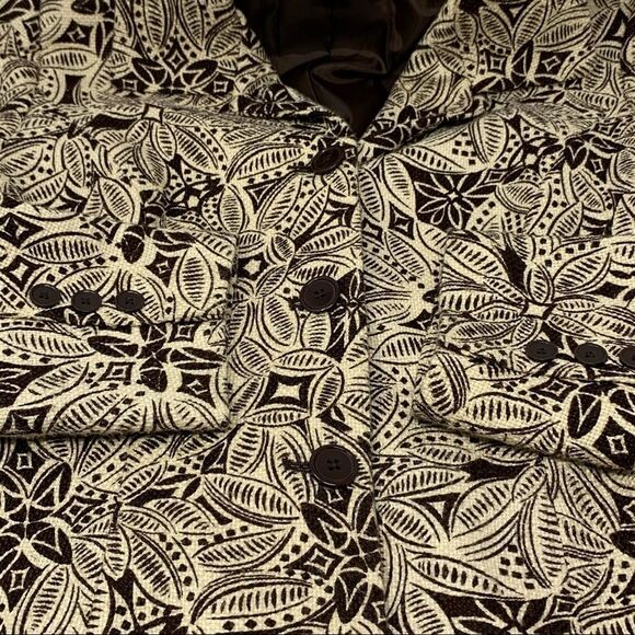 Women's Patterned Coat - Picture 10 of 13